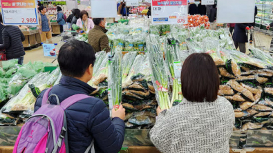 S.Korea to Slap Fines on Food Suppliers for 'Shrinkflation'