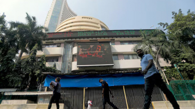 Financials, Auto Stocks Pull India's Benchmarks Lower