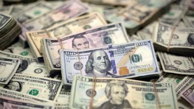 USD Drifts near 7-wk Highs, Traders Consider US Rates Outlook