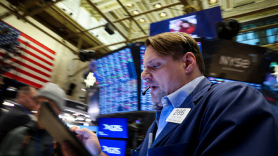 S&P 500 Edges to Record Closing High as Fed Minutes Parsed