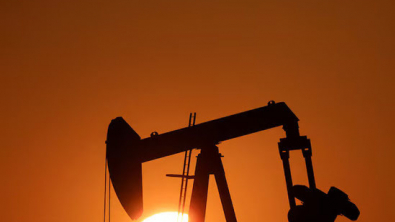 Oil Little Changed on Report of Rising US Crude Inventories