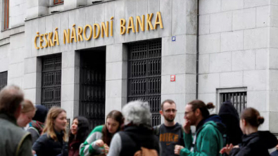 Czech Cenbank can Keep Easing, but with Eye to Inflation Spots, Rate-Setter