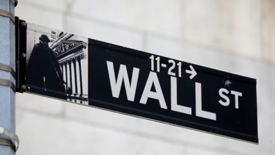 Wall Street Ends Lower as Inflation Fears Mount