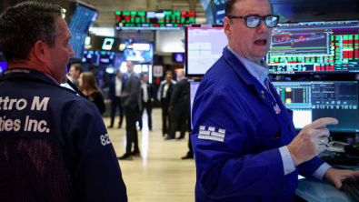 Wall St Indexes Fall with Inflation Data and Rates in Focus