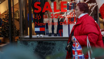 UK Retail Sales Shrink Unexpectedly in Dec, Adding to Glum Data