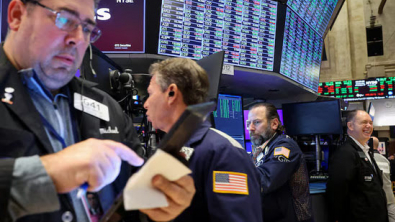 Wall Street Closes Down as Tech Stocks Fall