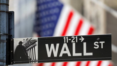 Wall St Finishes Down after Sell-Off at End of Strong Holiday-Shortened Week