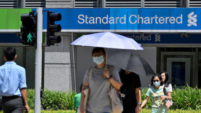 StanChart Pledges to Cut Emissions Linked to Oil and Gas Bonds