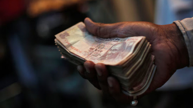 Inflows Help Rupee End Higher on Day but Weekly Losing Streak Persists