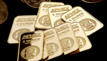 Gold Hovers near Record High on Safe-Haven Demand