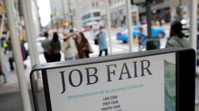 US Weekly Jobless Claims Unexpectedly Fall