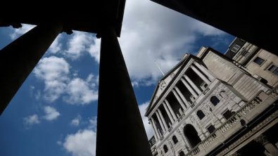 UK Economy Readings Underscore Bank of England's Dilemma