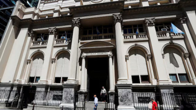 Argentina Central Bank Cuts Interest Rate to 29%, from 32%